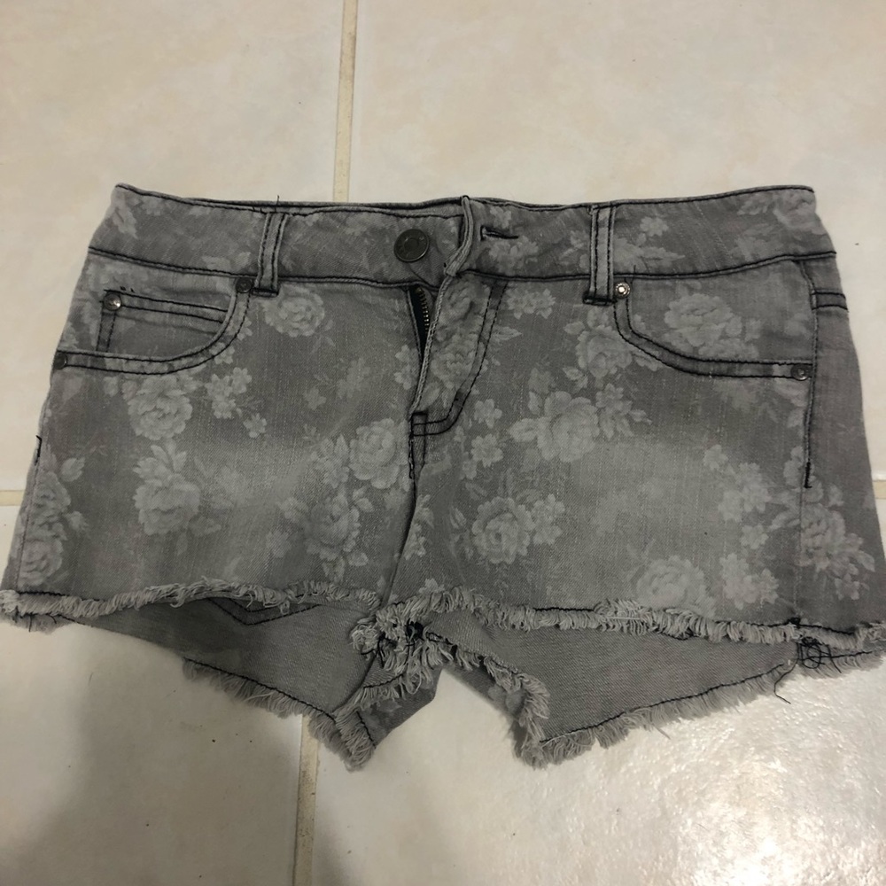 Size 9 grey shorts